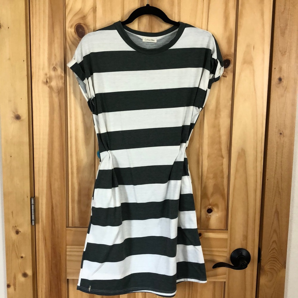 Adorable white and green striped mini dress.